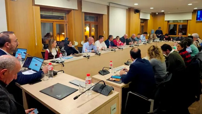 Concejales en el Pleno de Torrelavega.