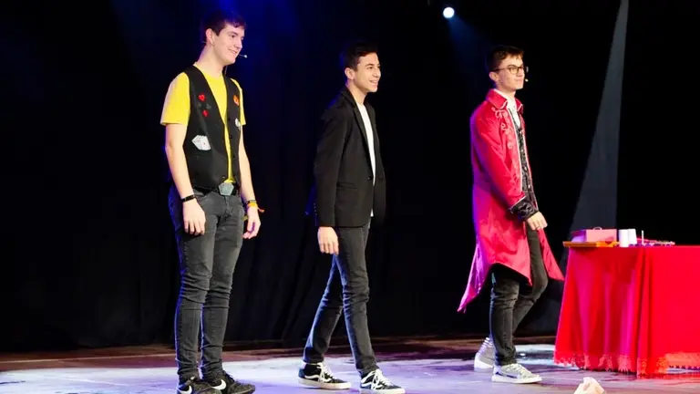 Dacsa, Rub y Asier Moon en escena.