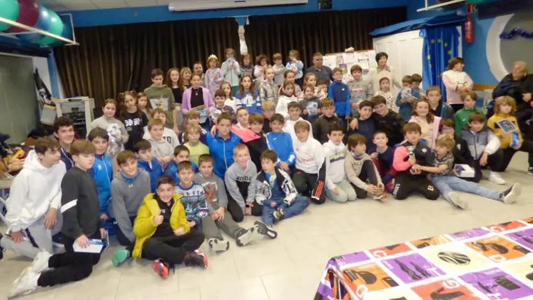 Acto de entrega de premios en Argo&ntilde;os. R.A.