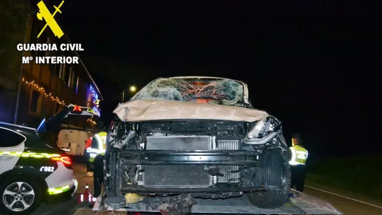 Estado del coche volcado.