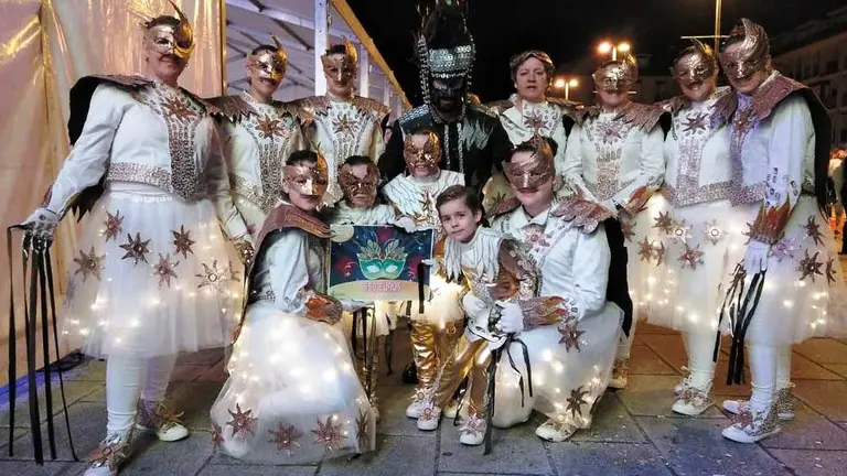 Grupo de la Mascarada en Noja. Web de Noja