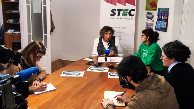 Representantes del STEC en la rueda de prensa.