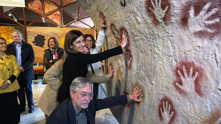 Un momento de la inauguración del Centro de Arte Rupestre.