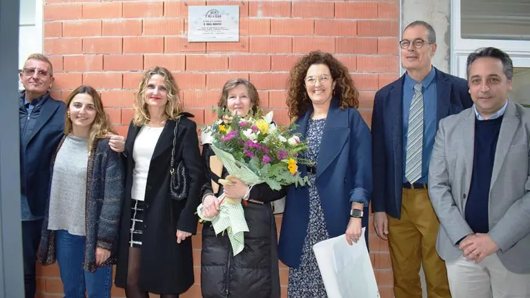 Asistentes al reconocimiento al maestro en Pi&eacute;lagos.