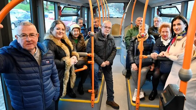 La alcaldesa Gema Igual en el nuevo servicio del TUS.