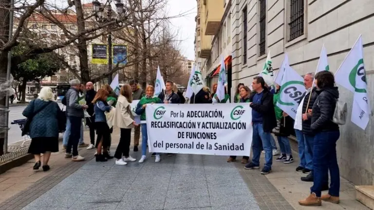 Concentraci&oacute;n en la Delegaci&oacute;n del Gobierno en Cantabria.