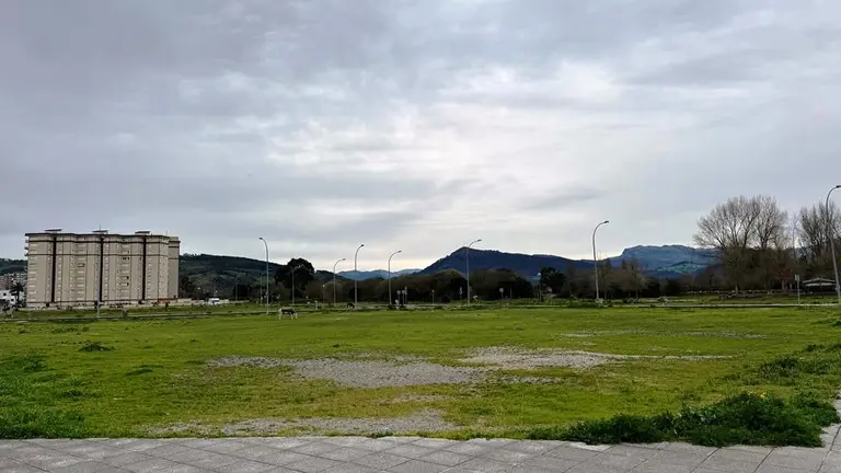 Uno de los terrenos cedidos en Laredo.