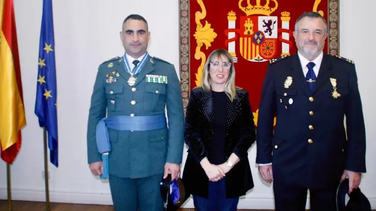 Un momento del acto de entrega de las condecoraciones.