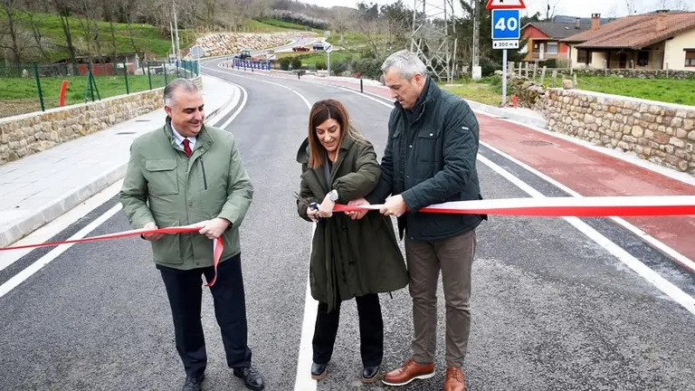 Inauguración de las obras de la carretera en Mazcueras.