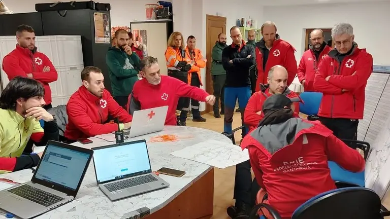 Equipo de rescate en Arredondo.