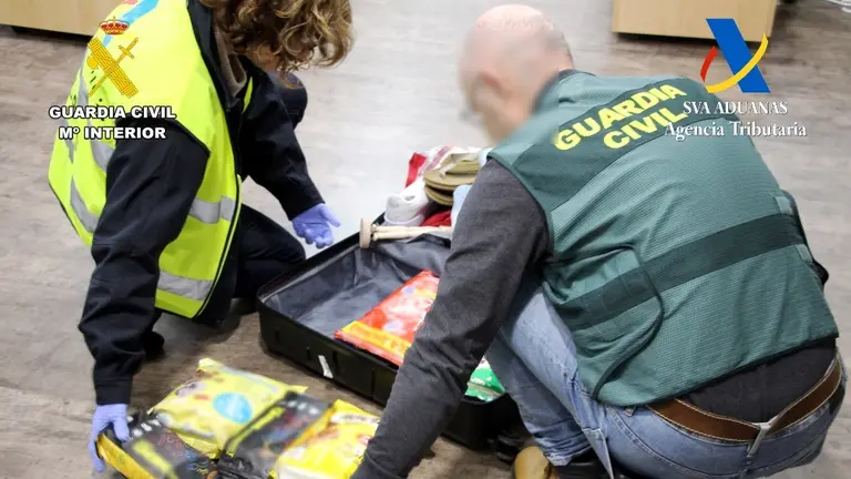 Maletas con la droga.