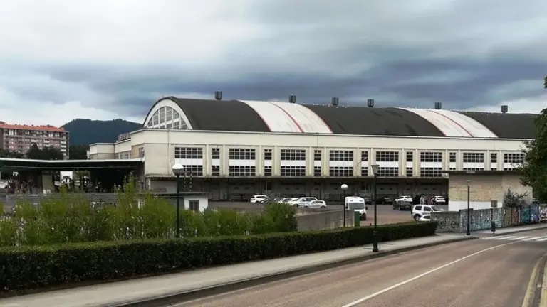 Mercado Nacional de Ganados en Torrelavega. R.A.