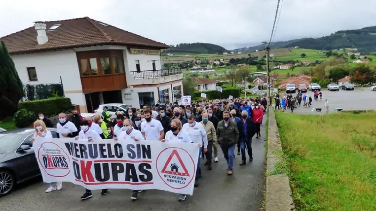 Manifestación antiocupa en Meruelo. R.A.