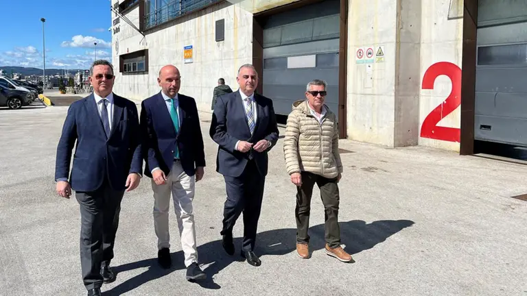 Visita al puerto pesquero de Laredo.