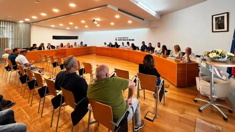 Pleno de Santa Cruz de Bezana.