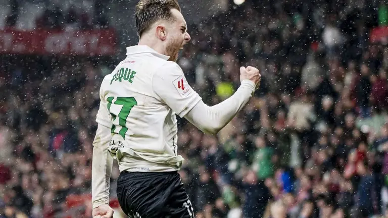 Peque de penalti dio la victoria al Racing.