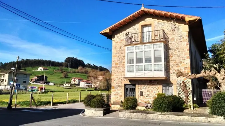 Localidad de Cicero, en Bárcena de Cicero. R.A.