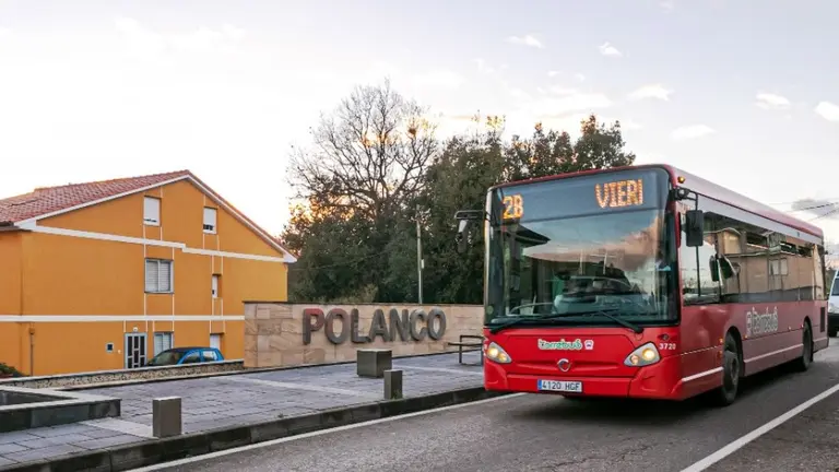 El Torrebus a su paso por Polanco.