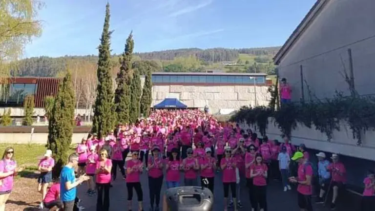 Participantes en la Marcha Solidaria de Meruelo. Facebook