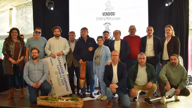 Un momento de la subasta del 'Campanu'.