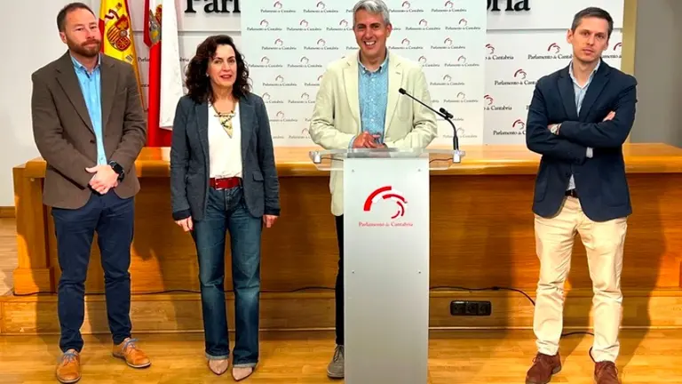 Representantes del PSOE en la rueda de prensa.