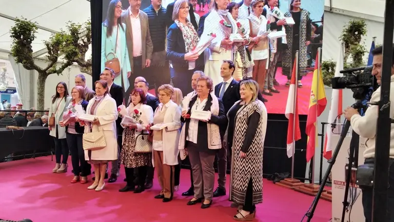 Reconocimiento a las mujeres de Santo&ntilde;a. R.A.