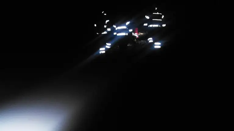 Bomberos en el Monte de Santoña.