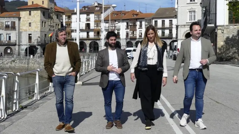 Representantes del PP en Castro Urdiales.
