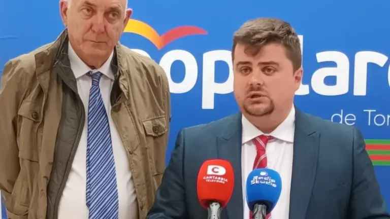 Los concejales del PP en la rueda de prensa.