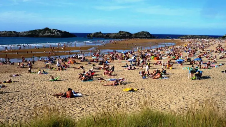 Playa de Ris en Noja. R.A.