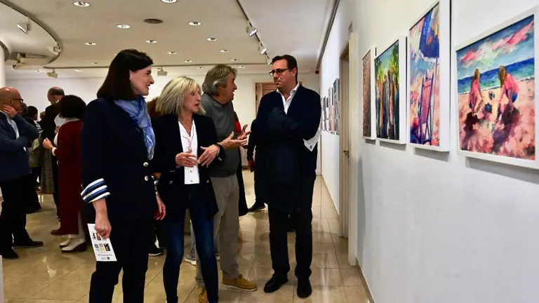 Exposici&oacute;n 'Doble visi&oacute;n' en Santander.