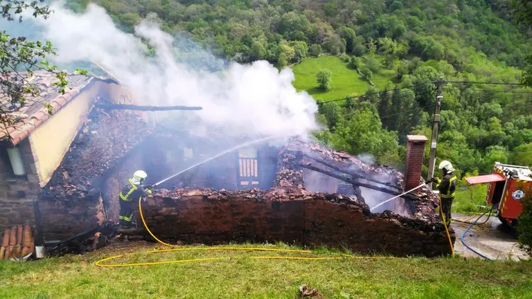 Incendio de la vivienda.