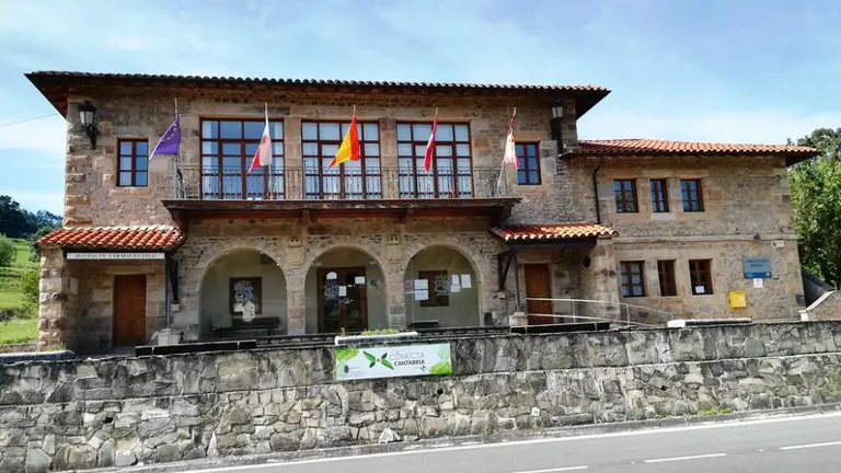 Ayuntamiento de Anievas. R.A.