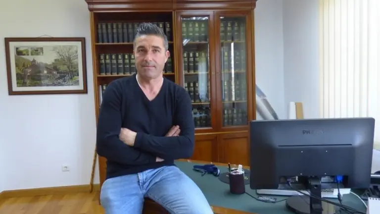 El alcalde de Santiurde Toranzo, Víctor Manuel Concha (PP). R.A.