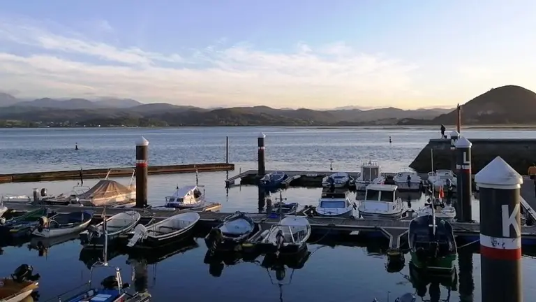 Puerto de Santoña. R.A.