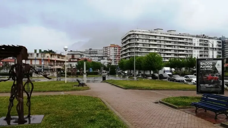 Paseo mar&iacute;timo de Laredo. R.A.