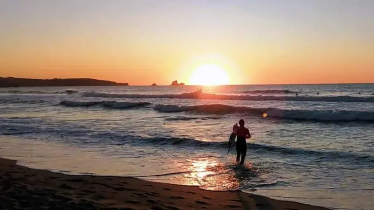 Playa de Valdearenas en Liencres.