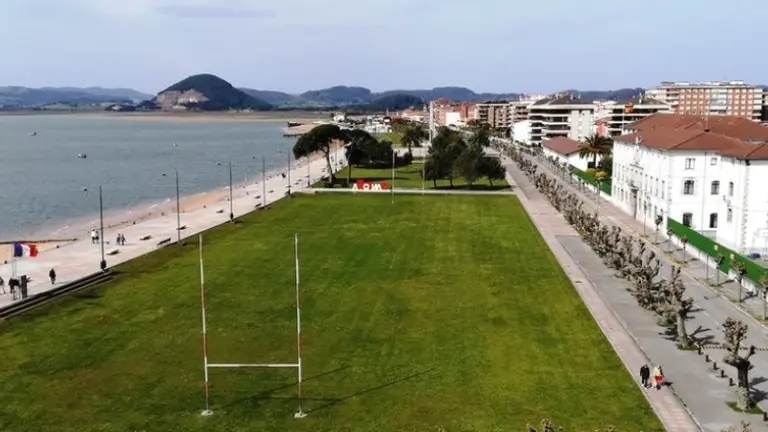 Patronato Virgen del Puerto, en Santoña. R.A.