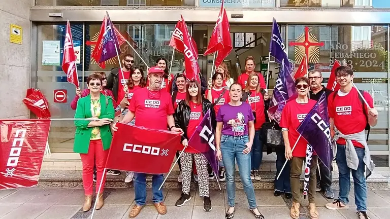 Concentraci&oacute;n de los representantes de CCOO.