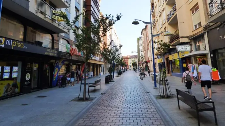 Calle Cervantes en Santoña. R.A.