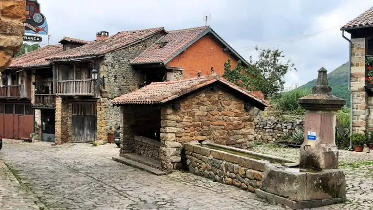 Localidad de Bárcena Mayor. R.A.