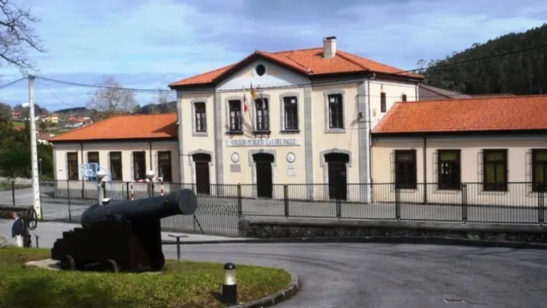 Colegio público de La Cavada, en Riotuerto. R.A.