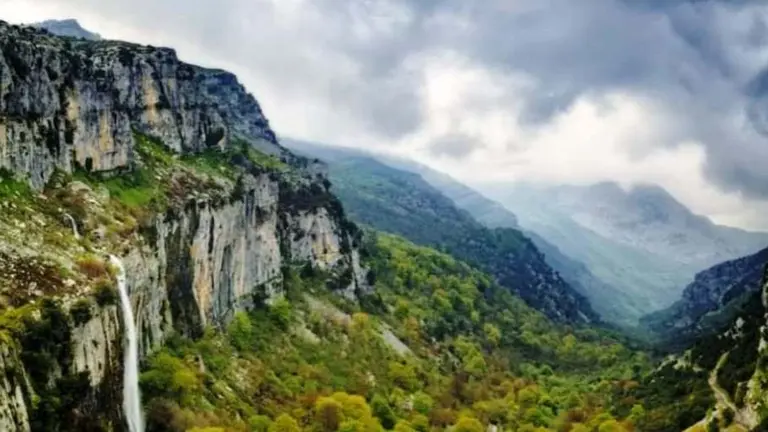Los dos jóvenes son de Castilla y León.