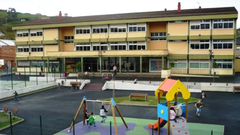 Colegio Eugenio Perojo, en Liérganes. R.A.