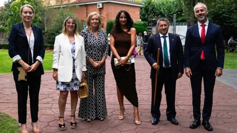 La escritora María Oruña pronunció el pregón.