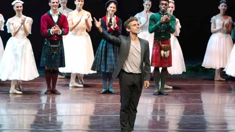 La compa&ntilde;ia Nacional de Danza interpreta el ballet 'La Shylphide', dirigido por Joaqu&iacute;n de Luz en la 73 edici&oacute;n del FIS