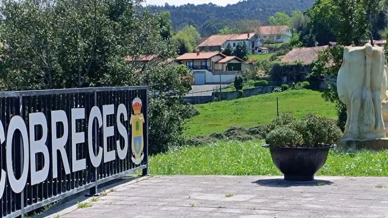 Localidad de Cobr&eacute;ces. Facebook