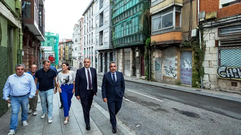 Las autoridades pol&iacute;ticas visitaron el cabildo de arriba.