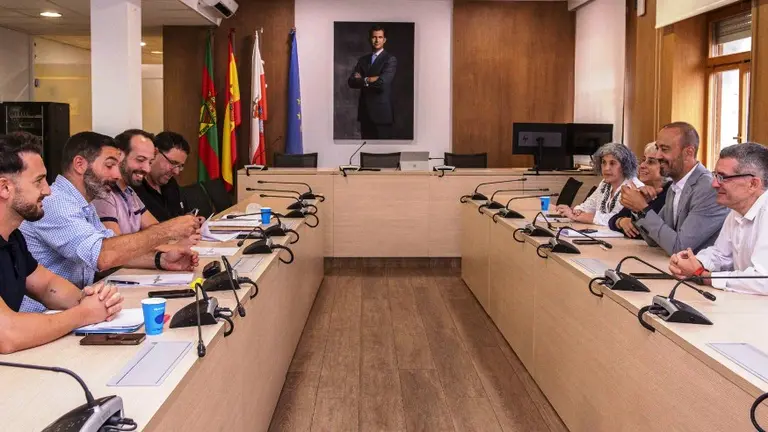 Un momento de la firma del acuerdo.