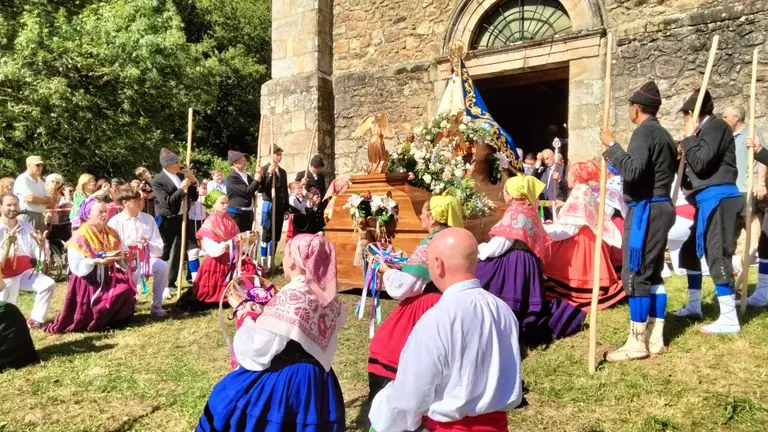 Un momento del inicio de la procesi&oacute;n. R.A.